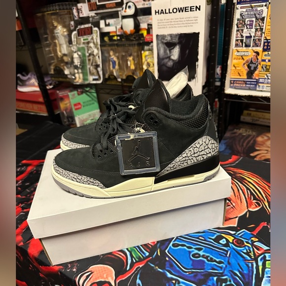 Air Jordan Retro 3 | WMNS 12 (men 10.5) | Off Nior/Black Sail/Voile/Noir - Picture 2 of 8